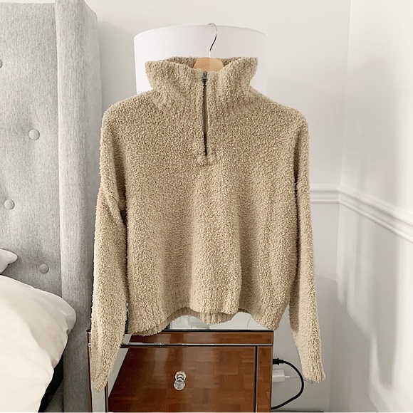 HOLLISTER | Tan teddy like quarter zip sweater - Picture 1 of 4